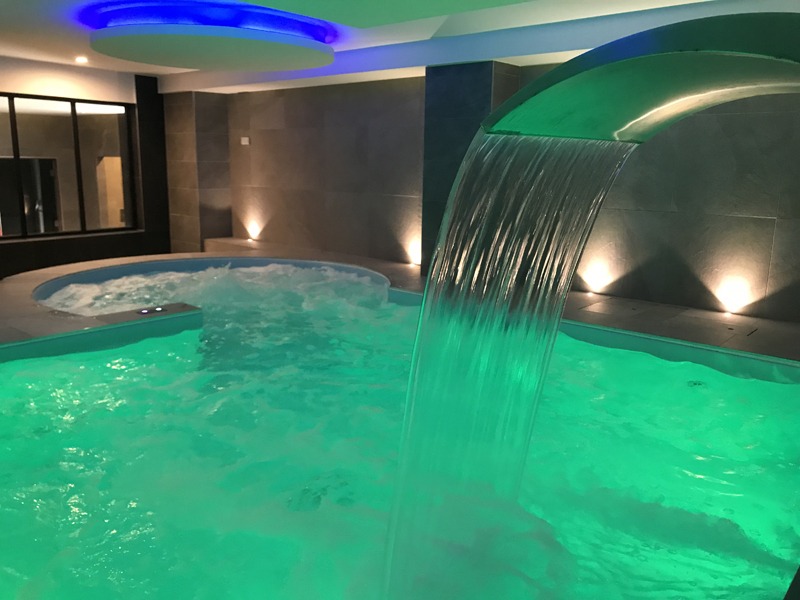 Jacuzzi Hôtel ** Restaurant & Spa à Valff